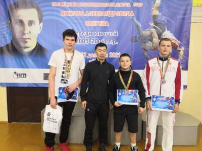 Три медали взяли сахалинские борцы на соревнованиях в Чите