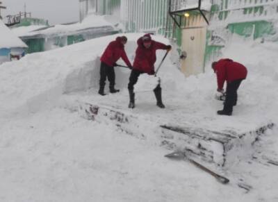 В Антарктиде выпало рекордное количество снега: высота сугробов составила около трех метров. ФОТО
