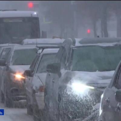Рекордный за 28 лет снегопад прошел в Москве
