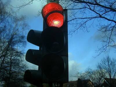 В Смоленске отключили светофоры на двух перекрестках