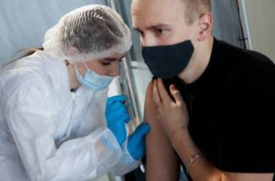 Порог заболеваемости ОРВИ и гриппом превышен в 64 регионах России