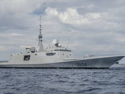 Французский фрегат в Черном море под наблюдением