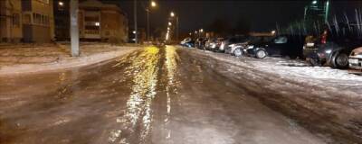 Чурин потребовал не допустить обледенения дорог и тротуаров в Кировской области