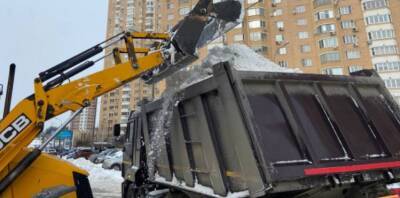 В Красногорске ликвидируют последствия ночного снегопада