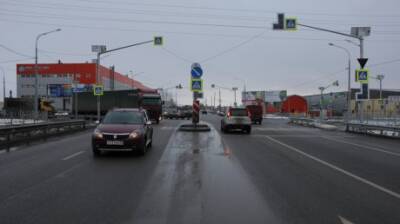 На перекрестке в Гидрострое хотят отрегулировать светофор