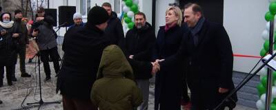 На Луганщине открыли дом для переселенцев: ключи получили 12 семей