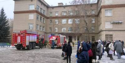 В Челябинске из больницы во время пожара эвакуировали 140 человек