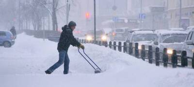 В Петрозаводске за неделю выявлено более 160 нарушений при уборке дворов от снега и наледи