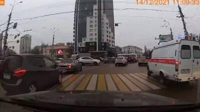 Воронежцы пожаловались на ужасные пробки из-за неработающих светофоров: появилось видео