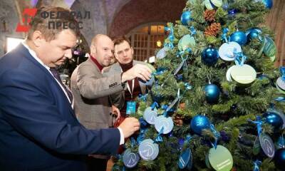 Лидеры России в Петербурге поучаствовали в благотворительной акции «Елка желаний»