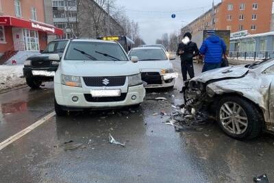 Новые подробности массовой аварии в Твери: виновник сбежал с места происшествия