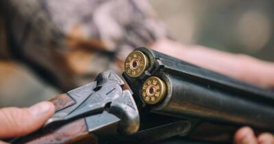 Полицейские выясняют, как охотник мог подстрелить товарищей в Иркутске