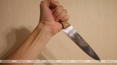 Мужчина угрожал ножом покупателям и продавцам столичного магазина