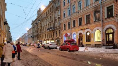 Некачественная уборка улиц обошлась властям Петербурга в 25 млн рублей