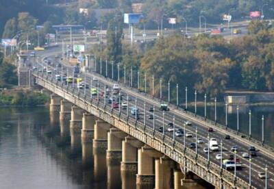Мост Патона в Киеве в декабре решили озеленить на полмиллиона гривен
