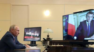 Путин заявил Макрону об обострении ситуации в Донбассе из-за Киева