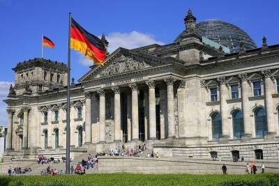 МИД ФРГ: Германия не хочет становиться ядерной державой