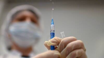 В центре Чумакова заявили об усилении эффекта комбинированной вакцины от гриппа и COVID-19