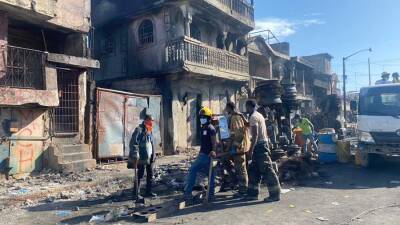 Число погибших при взрыве цистерны с горючим на Гаити возросло до 60 человек