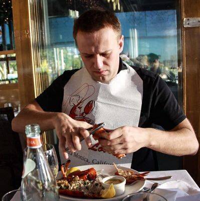 «Скумбрию брать не буду» — Навальный недоволен ценами в тюремном магазине