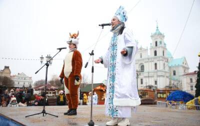 На площади Советской в Гродно дали старт новогодней благотворительной акции "Наши дети"