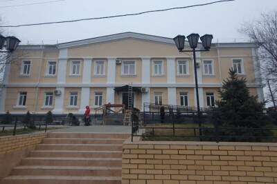 В рамках нацпроекта «Культура» капитально отремонтировали школу искусств в Камызяке