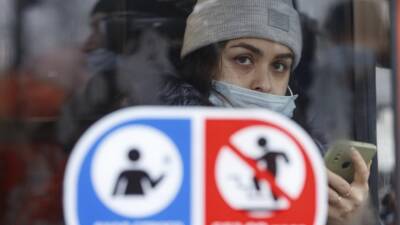Глава ВОЗ призвал усилить санитарные меры для борьбы со штаммом коронавируса «омикрон»