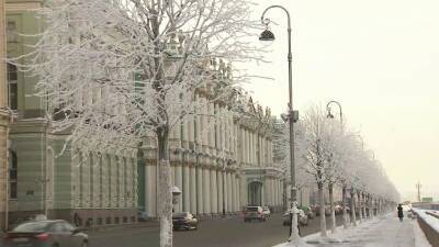 Сосульки с крыш травмировали трех человек в Петербурге