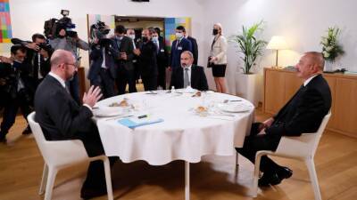 Главы Армении и Азербайджана проводят переговоры с председателем Евросовета