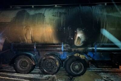 Ночью в Смоленской области загорелся грузовик с зерном