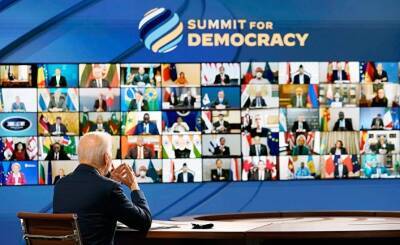 Закат западных демократий: Путин ни при чем (La Stampa)