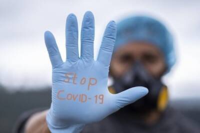 Власти Польши ужесточают меры борьбы с коронавирусом на фоне Омикрона