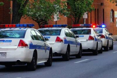 В Вашингтоне полиция перекрыла улицу возле посольства России из-за подозрительного пакета