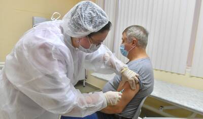 В Хабаровском крае пенсионерам начнут платить за вакцинацию