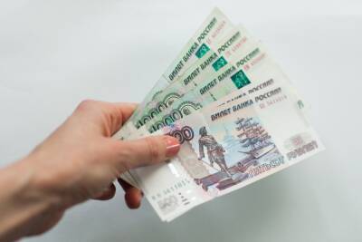 Любой россиянин может получить 10 тысяч рублей от налоговой
