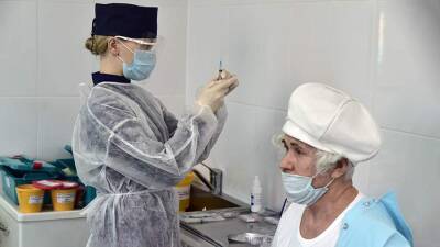 В Хабаровске пенсионерам будут платить за вакцинацию с 20 декабря