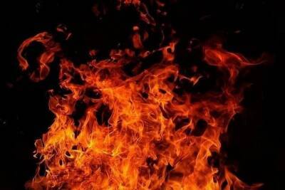 На Брянщине случился ночной пожар в Карачеве