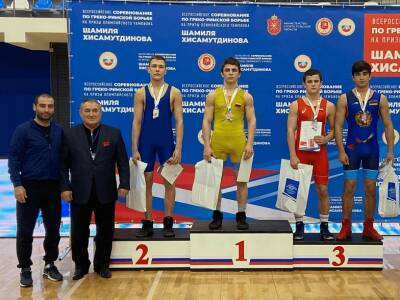 Донские борцы завоевали медали всероссийских соревнований