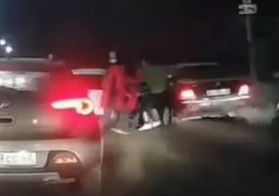 Избиение водителя на Куйбышевском шоссе в Рязани попало на видео