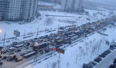 Дептранс Москвы спрогнозировал вечерние пробки в 9-10 баллов до Нового года