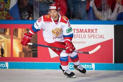 Сборной России по хоккею раздали буклеты по тактике перед матчем с Канадой