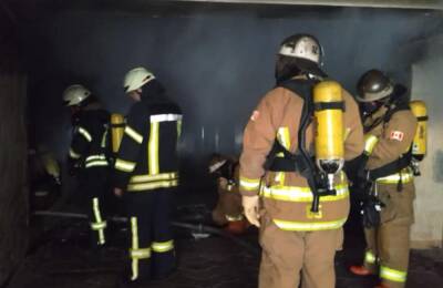 ЧП в Киеве: огонь охватил восьмиэтажное здание, люди оказались в ловушке