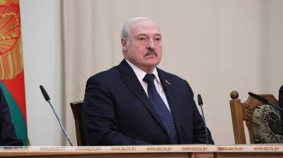 Лукашенко поручил определиться с будущим сельских библиотек