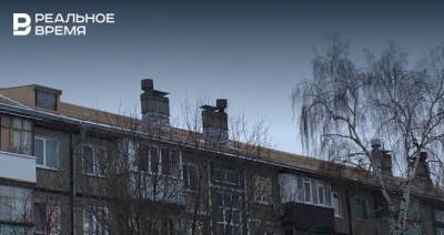 В одном из казанских домов рабочие не завершили капремонт — жильцы мерзнут и страдают от потопов