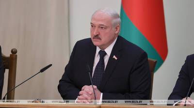 "Будем напрягаться и закупать оборудование". Лукашенко поручил привести в порядок Витебскую областную больницу