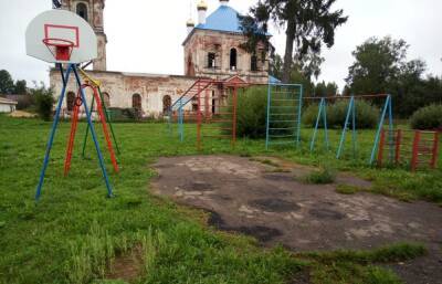 Общественники добились внимания властей к бесхозной спортплощадке в селе под Тверью