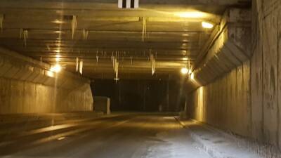 «Ежегодная лотерея»: сосульки в тоннеле пугают липчан