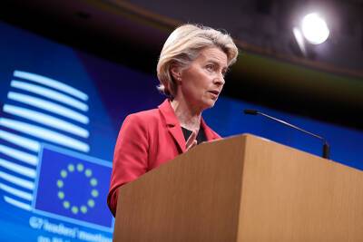 Глава Еврокомиссии пригрозила России расширением санкций из-за Украины