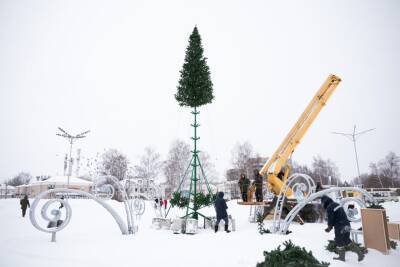 Сегодня на городской новогодней елке появятся украшения - gorodglazov.com - Россия - респ. Удмуртия - Глазов - Удмуртия