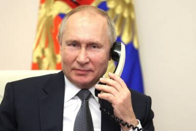 Путин позвонил девочке, желание которой исполнил